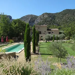 https://larcadie-du-souleyan.fr-provencehotel.com